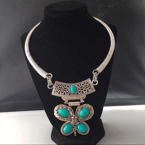 New! Howlite Stone Butterfly Necklace - Picture 2 of 7